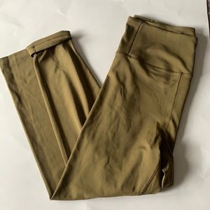 Girlfriend FLOAT fern leggings 23 3/4” 🌿